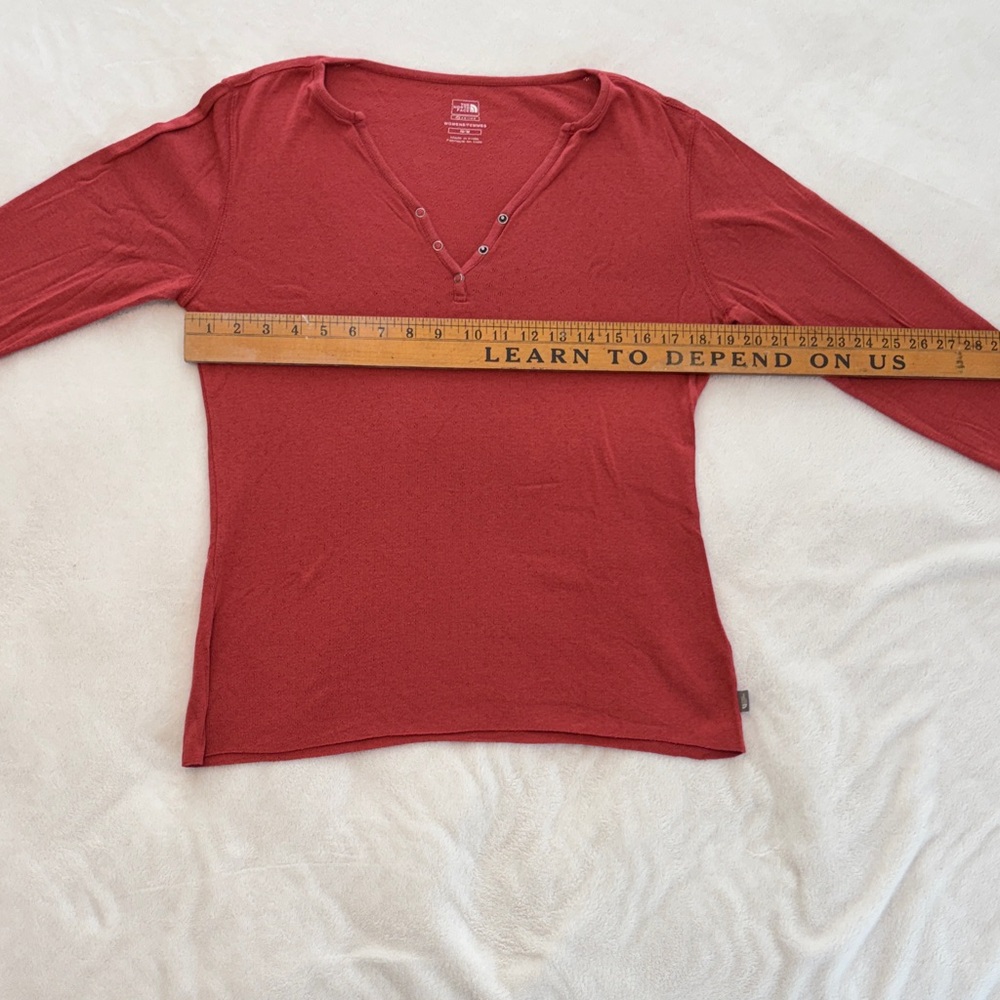 The North Face Women's coral Long Sleeve Tee